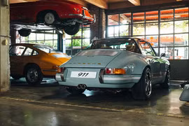 Ngắm Porsche 911 993 cổ của hãng độ Lab Eleven 