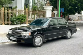 Toyota Crown: Xe giữ giá nhất Việt Nam