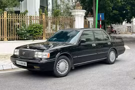 Toyota Crown: Xe giữ giá nhất Việt Nam