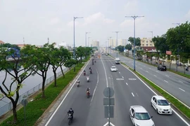 Từ tháng 1/2025, tài xế lái ôtô không được điều khiển xe quá 10 giờ/ngày 