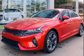 Người mua Kia K5 được ưu đãi tới 50 triệu đồng 