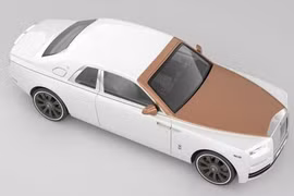 Chi tiết Rolls-Royce Phantom 2 ra mắt bản độ cửa độc nhất thế giới