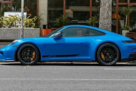 Cường Đô la cầm lái Porsche 911 GT3 992 hơn 16 tỷ