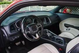 Hàng hiếm Dodge Challenger SXT rao bán hơn 2 tỷ