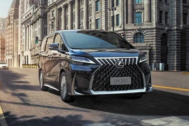Hé lộ Lexus LM chính hãng sắp về Việt Nam