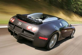 Thấy gì từ lần lập kỷ lục 15 năm trước của 'ông hoàng tốc độ' Bugatti Veyron?