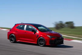 Chi tiết Toyota GR Corolla 2025 hơn 3 tỷ đồng 