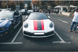 Ngắm Porsche 911 Carrera S nổi bật cạnh dàn siêu xe VietRally