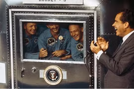 Tàu vũ trụ Apollo 11 của NASA đã đưa người lên Mặt Trăng?