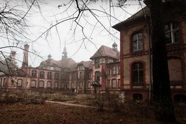 Ớn lạnh những bệnh viện bỏ hoang chẳng ai dám đến