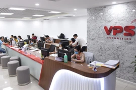 Chứng khoán VPS làm ăn thế nào khi liên tục dính án phạt từ UBCK?