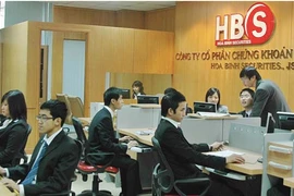 Điện gió Trung Nam, HBS và Sapphire Coast bị phạt do "giấu" loạt tài liệu