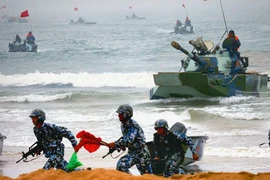 Tổ chức diễn tập trái phép quy mô lớn khiến Trung Quốc "lộ bài"?