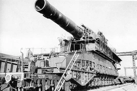 Khẩu siêu pháo của Hitler - Vũ khí vô dụng nhất từng được chế tạo (P2)