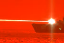 Quá sợ Trung Quốc, Mỹ cuống cuồng phát triển vũ khí laser