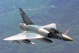 Lô Mirage 2000 đầu tiên từ Pháp đã được trao cho Ukraine 