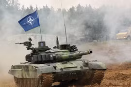 NATO không thể đồng bộ vũ khí vì... hàng tồn từ thời Liên Xô