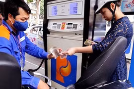 Giá xăng RON95 giảm 192 đồng/lít sau 2 đợt tăng liên tiếp