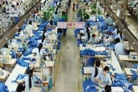 10 người Việt Nam làm không bằng 1 người Singapore, thua cả Lào