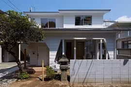 Ngắm nhà hai tầng với kiến trúc siêu độc bên trong 