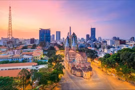 Ảnh: Sài Gòn hoa lệ lung linh ánh đèn