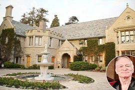 Khối tài sản khủng của ông chủ Playboy vừa qua đời