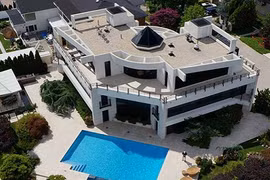 Giảm gần nửa, biệt thự siêu sang của “ông trùm” vẫn không ai mua