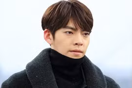 Chống chọi ung thư vòm họng, Kim Woo Bin còn bị "xù" nợ