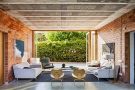 Phòng khách đẹp khó cưỡng nhờ thiết kế tường gạch độc đáo