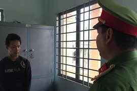 Cầm búa đánh công nhân gần chết vì ồn không ngủ được