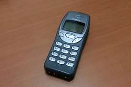 "Mổ xẻ" Nokia 3210 - ĐTDĐ đầu tiên xuất hiện ở Việt Nam