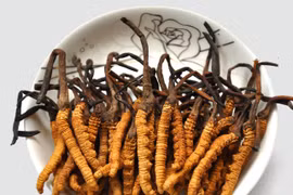 Kinh ngạc những món quà Tết đắt ngang căn hộ ở Việt Nam