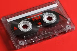 Bồi hồi nhìn lại những chiếc băng, đĩa cổ thời xưa