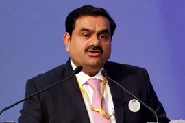 Tỷ phú Ấn Độ vượt qua Warren Buffett thành người giàu thứ 5 thế giới