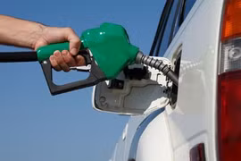 Giá xăng RON95 tăng vọt thêm gần 3.000 đồng lên sát 30.000 đồng/lít