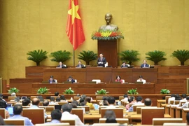 Chủ tịch Quốc hội: Phấn đấu hạ lãi suất cho vay, cung ứng vốn cho thị trường chứng khoán và bất động sản