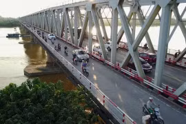 Danh sách 40 cây cầu của Hà Nội vẫn còn ngập, cấm lưu thông