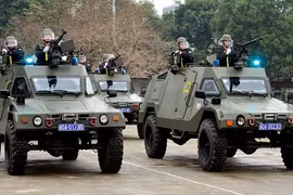 Cận cảnh dàn vũ khí "khủng" của cảnh sát cơ động đặc nhiệm