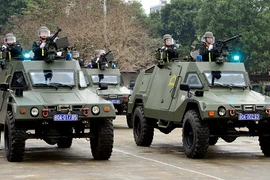 Cận cảnh dàn vũ khí "khủng" của cảnh sát cơ động đặc nhiệm