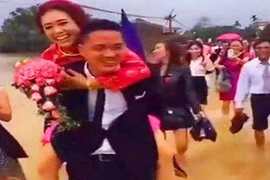 Hình ảnh, câu chuyện cảm động khi cơn bão số 10 đi qua