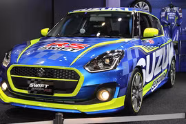 Suzuki Swift 2017 “lột xác” xe đua phiên bản Racer RS