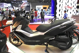 Môtô tay ga CruiSYM 300i giá 77,5 triệu “cập bến” VN