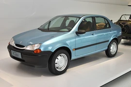 Sedan siêu rẻ Porsche C88 - “chưa sinh đã tử“