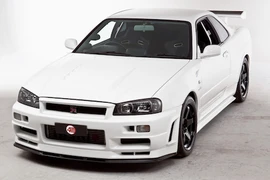 Xe Nissan Skyline GT-R đời cũ giá “chát” 5,48 tỷ