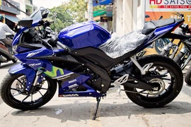 Môtô Yamaha R15 Movistar "thét giá" 110 triệu tại VN