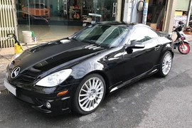 Mui trần "hàng hiếm" Mercedes SLK 55 AMG tại Sài Gòn