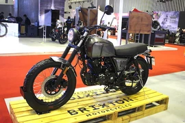 Môtô Trung Quốc Brixton BX125 giá 48 triệu tại VN