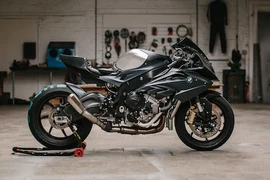 "Soi" siêu môtô BMW S1000RR độ tăng áp 296 mã lực
