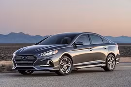 “Đấu” Toyota Camry, Hyundai Sonata 2018 chốt giá 500 triệu