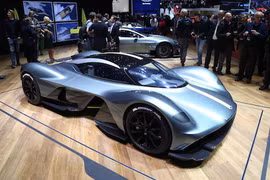 Siêu xe Aston Martin Valkyrie lộ thông số "khủng“